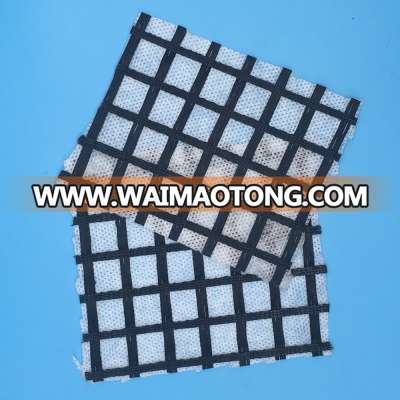 Warp Knitting Fiberglass Geo Grid Coating With Asphalt 50KN 100KN